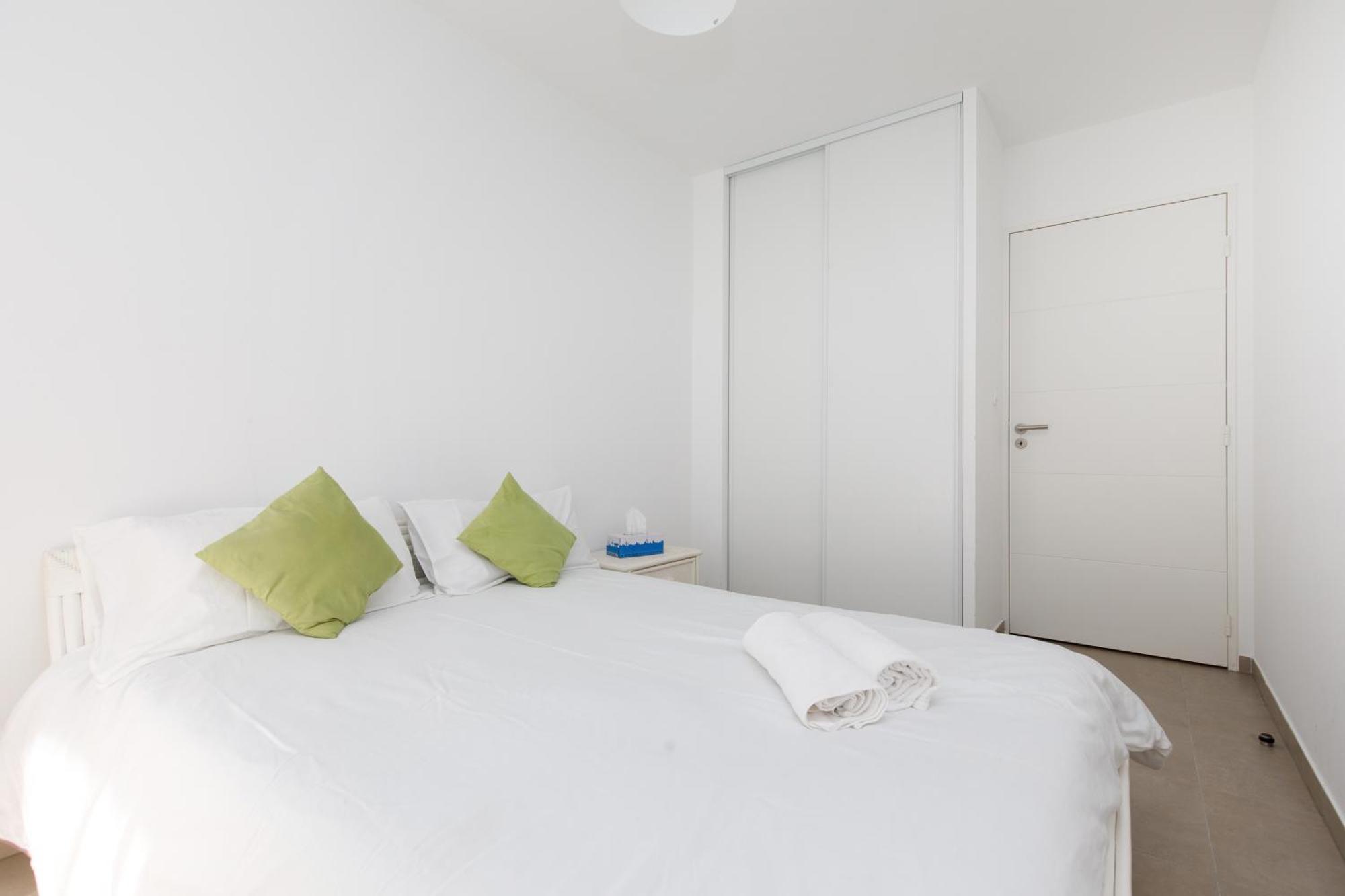 Lovely 2 Bedroom Condo With Pool Vallauris Exterior photo