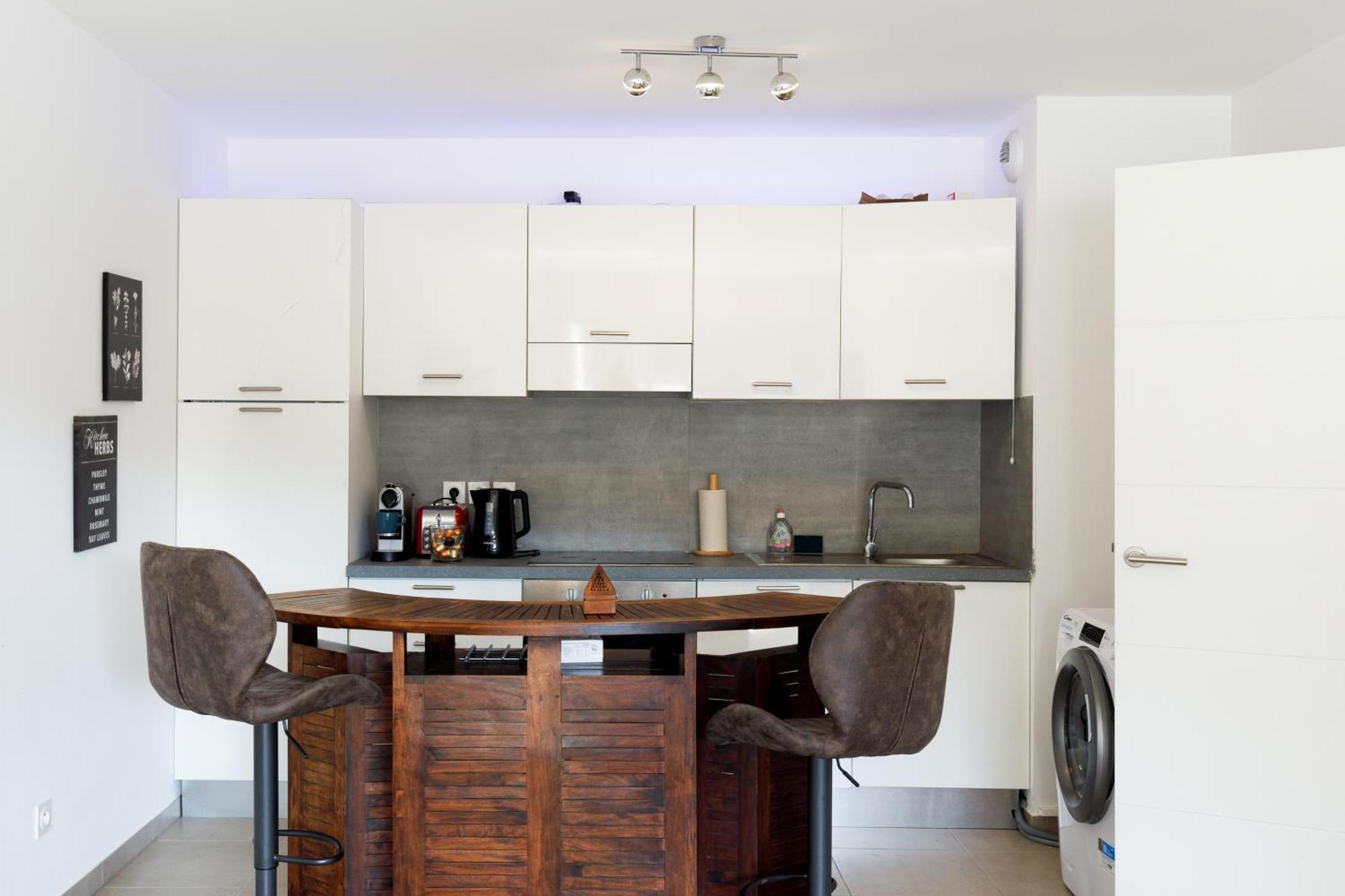 Lovely 2 Bedroom Condo With Pool Vallauris Exterior photo