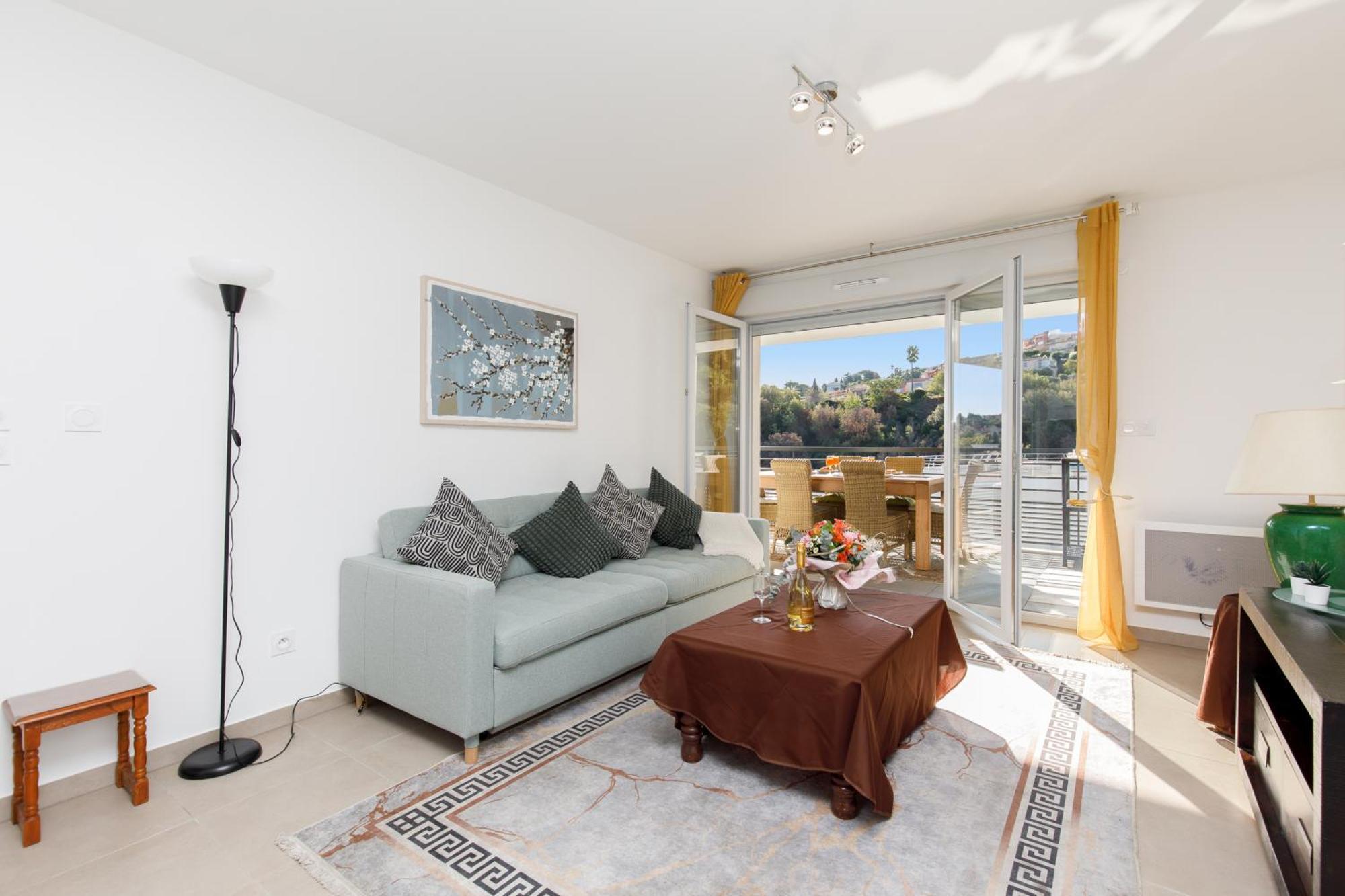 Lovely 2 Bedroom Condo With Pool Vallauris Exterior photo